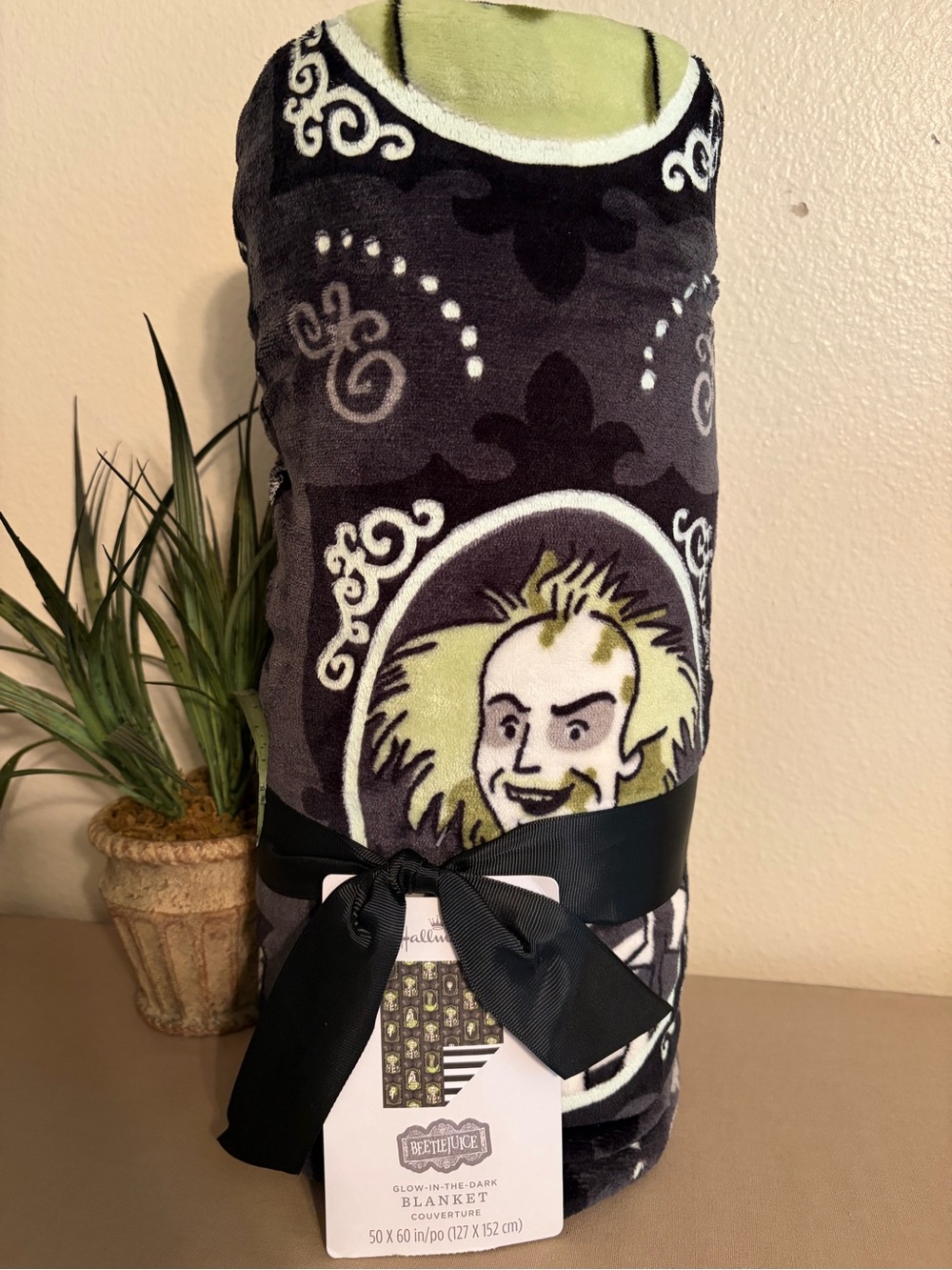 NEW Beetlejuice Throw Glow in the Dark Halloween Black White